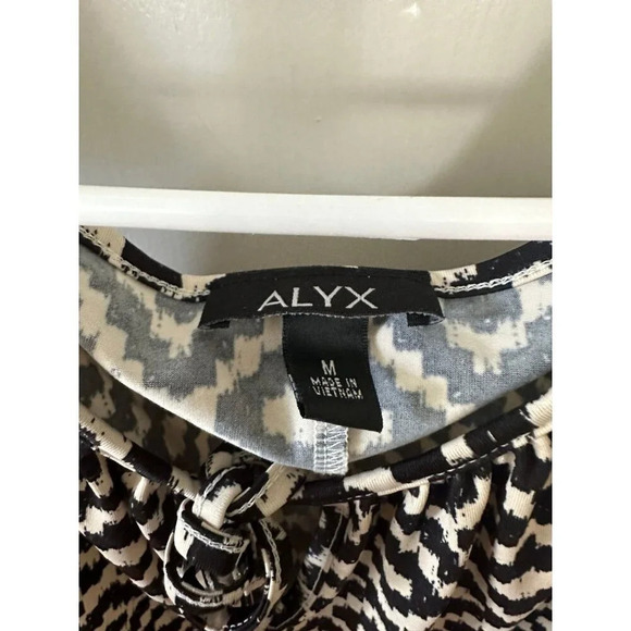 Alyx Women’s size Medium design blouse - Picture 5 of 7